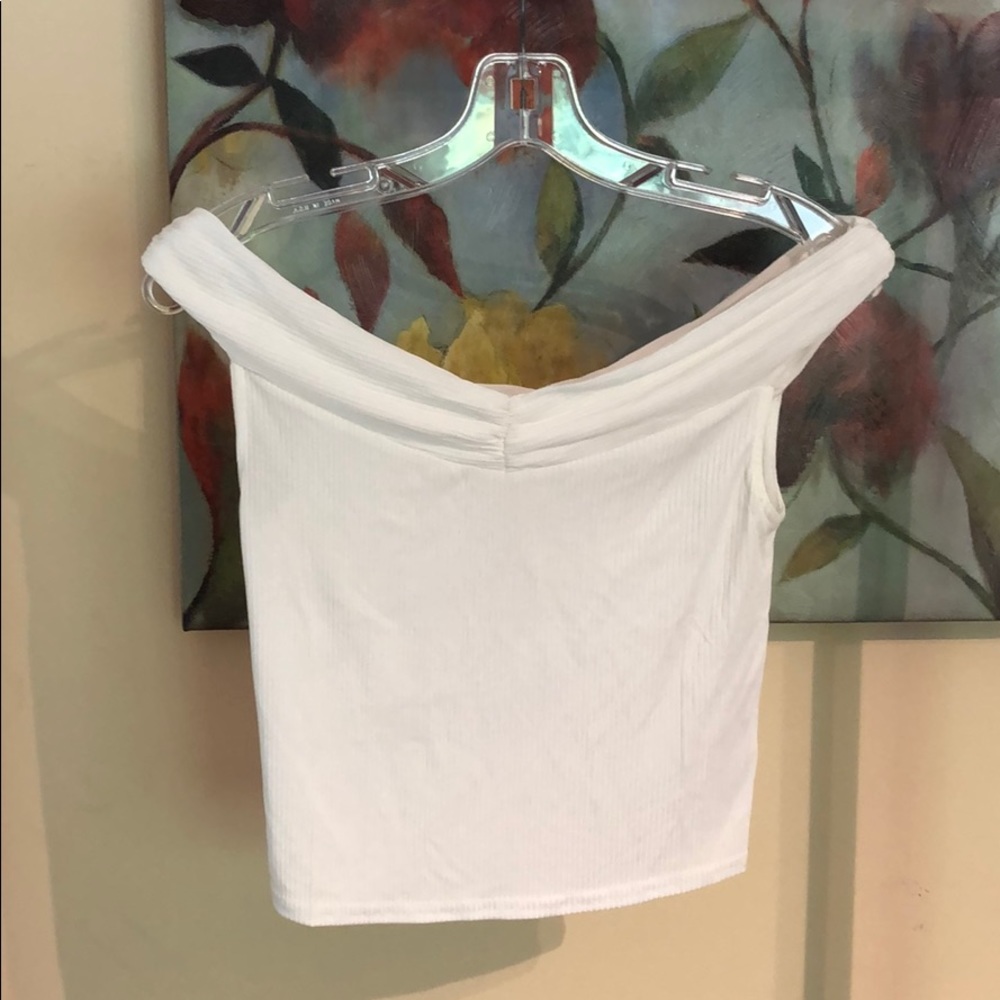 UO Silence + Noise Medium NWT Cowl Neck White Top